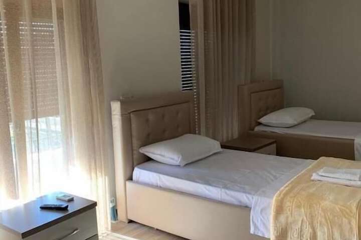 Room 2 of 67