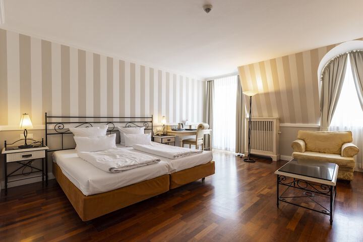 Room 14 of 82