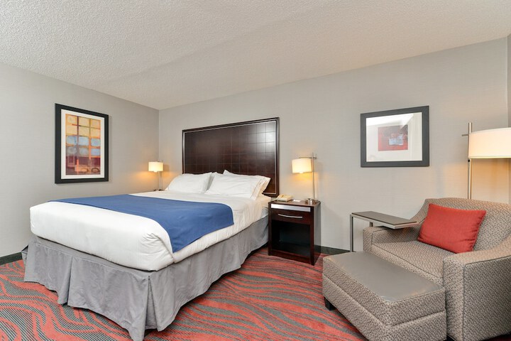 Standard King Bed Accessible (5 of 5)