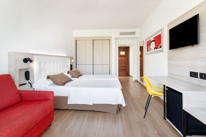 Room 13 of 39