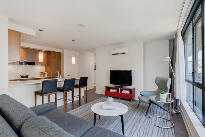 Room 32 of 65