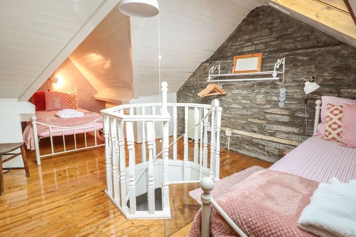 Room 3 of 17