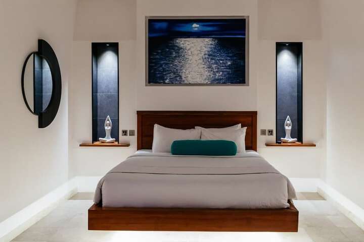 Room 3 of 34