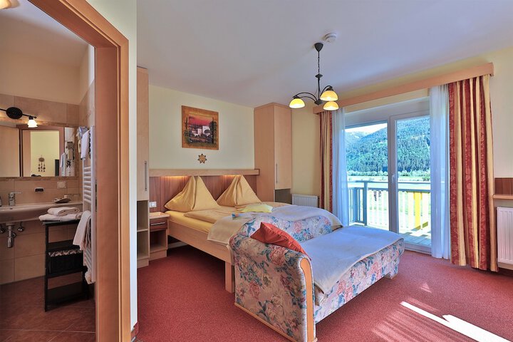 Room 6 of 87