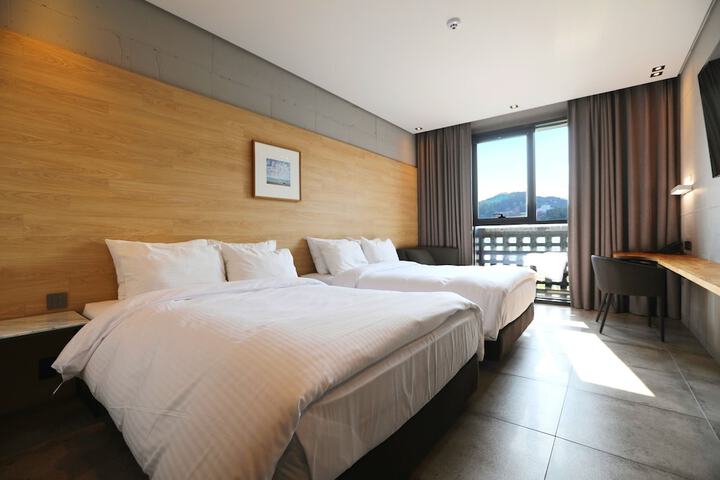 Room 15 of 43