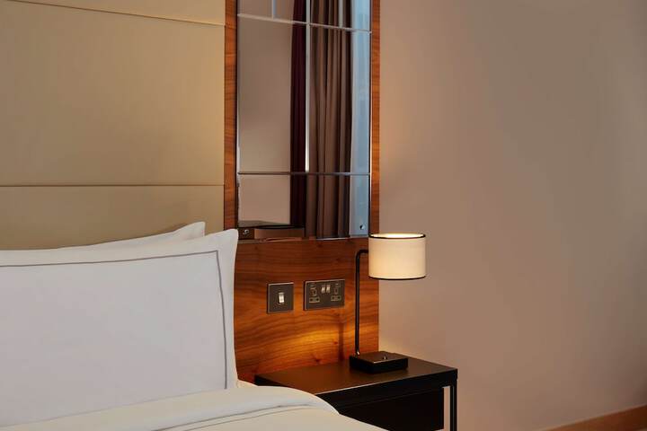 Room 8 of 62