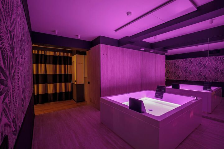 Room 18 of 23