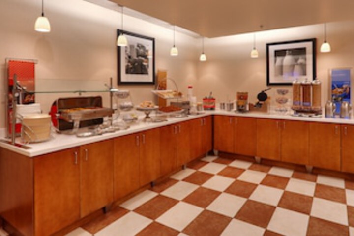 Breakfast/Coffee Service 115 of 153