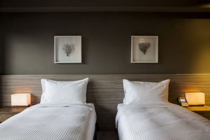 Room 15 of 28