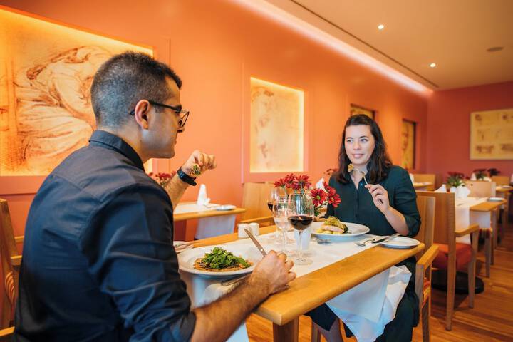 Dining 186 of 411