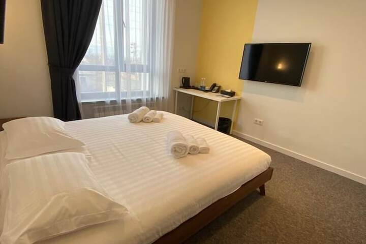Room 3 of 9