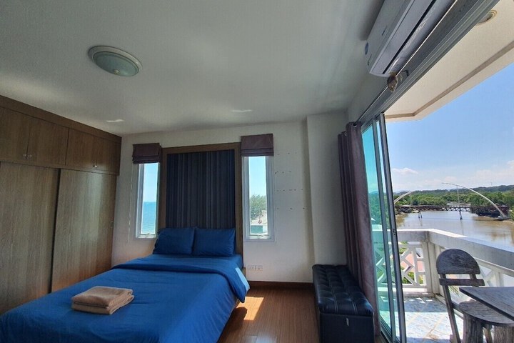 Room 132 of 263
