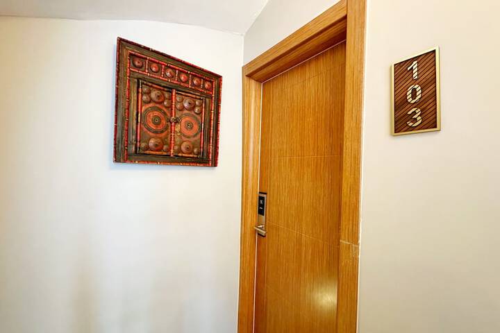 Ballroom/Hall 74 of 99