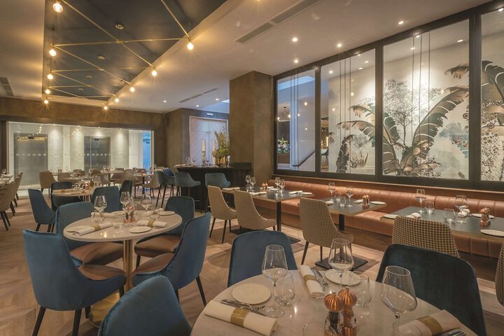 Dining 44 of 80