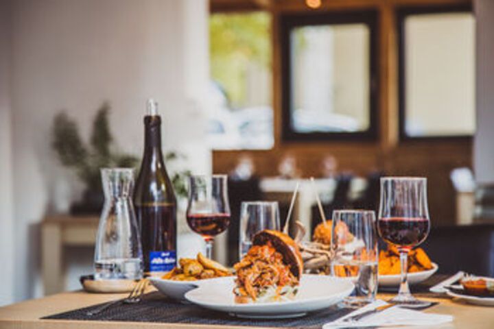 Dining 64 of 65