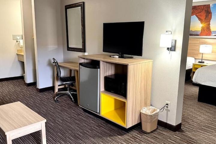 Room 33 of 44