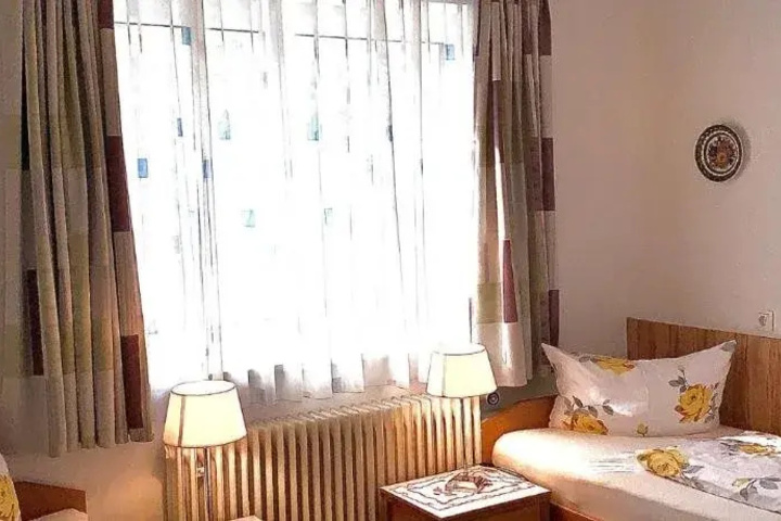 Room 3 of 18