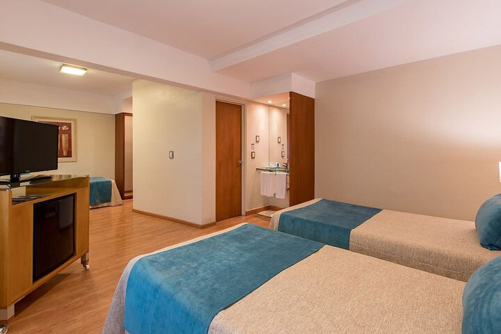 Room 35 of 69