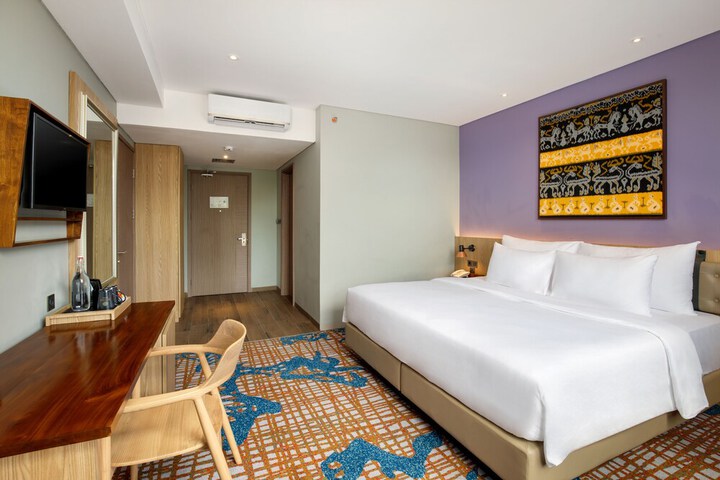 Room 11 of 25
