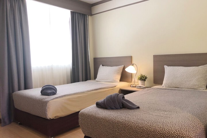 Room 2 of 39