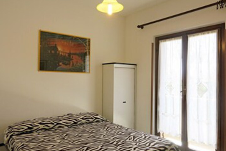 Room 5 of 14