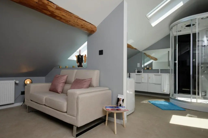 Room 3 of 23