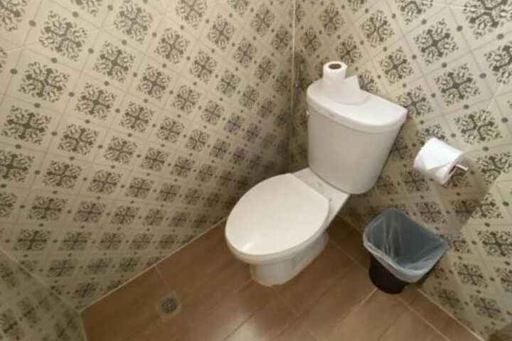 Room 18 of 76