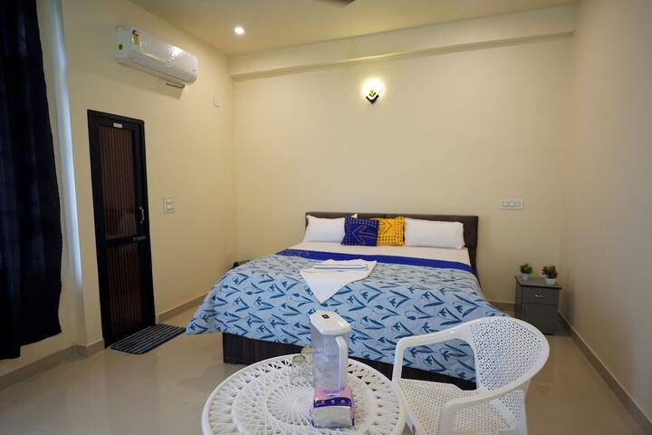 Room 10 of 35