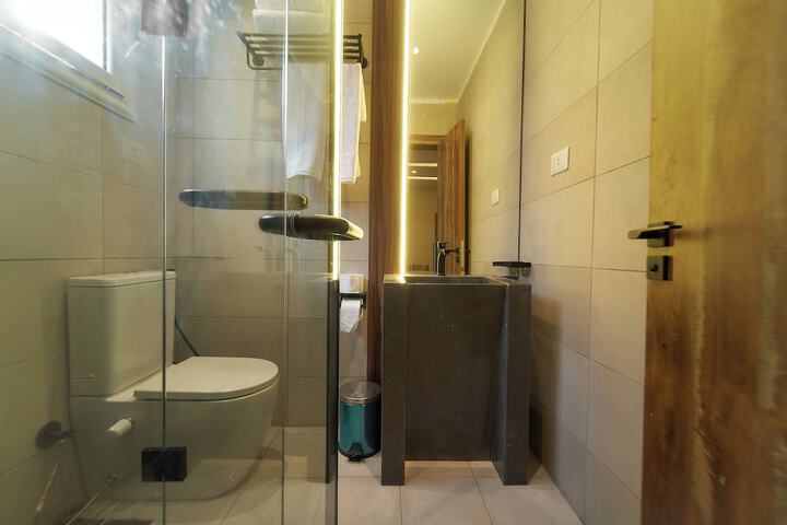 Room 36 of 60