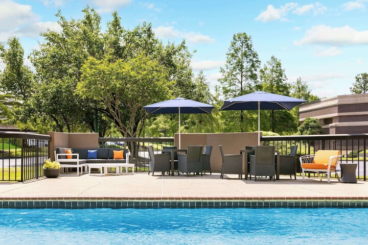 Hotel with Pool