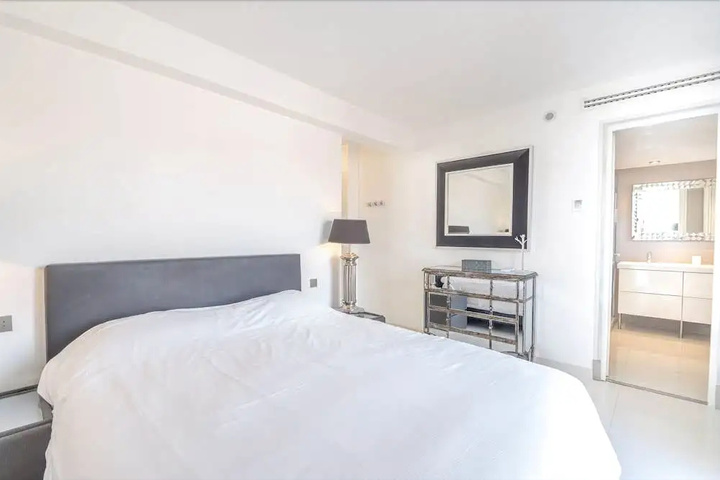 Room 3 of 12