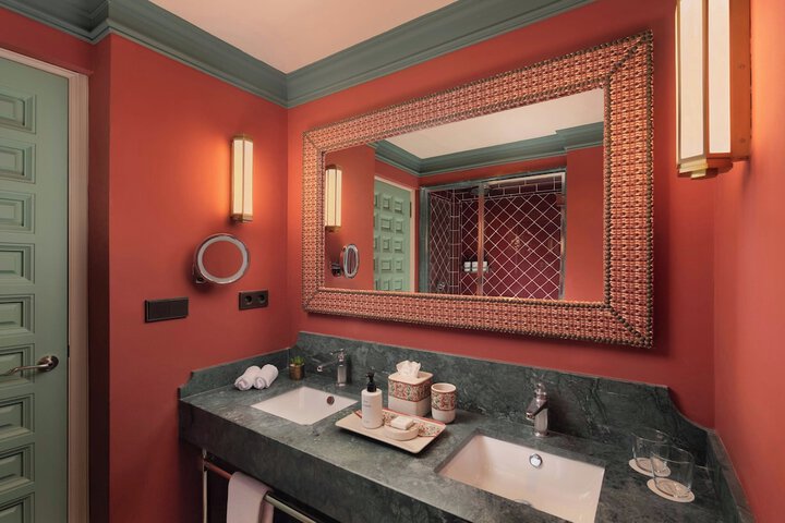 Room 125 of 210