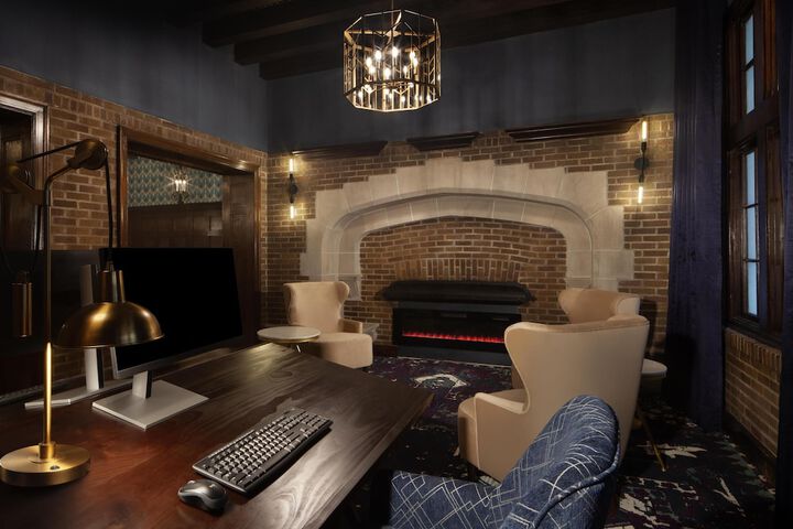 Business Center 52 of 57