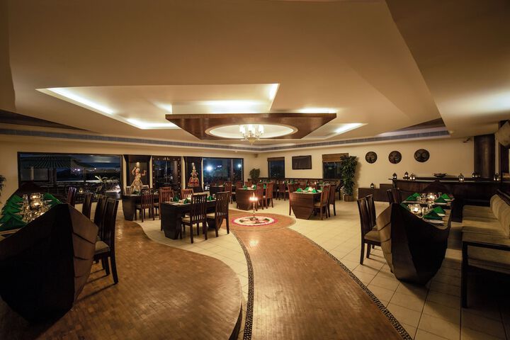 Dining 36 of 74