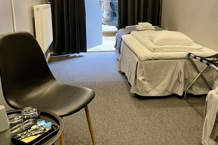 Room 55 of 149