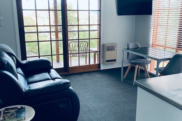 Room 8 of 16