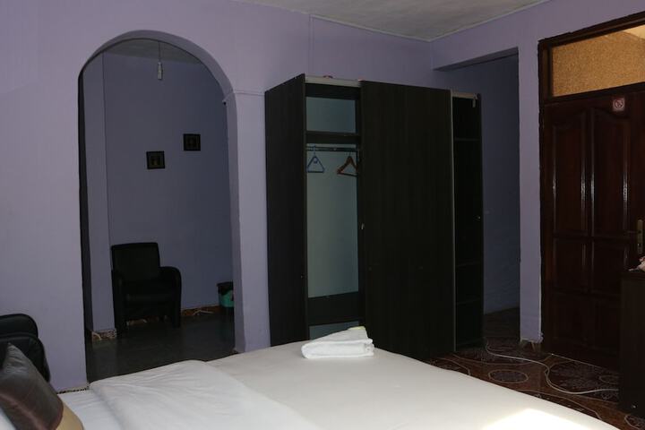 Room 11 of 17