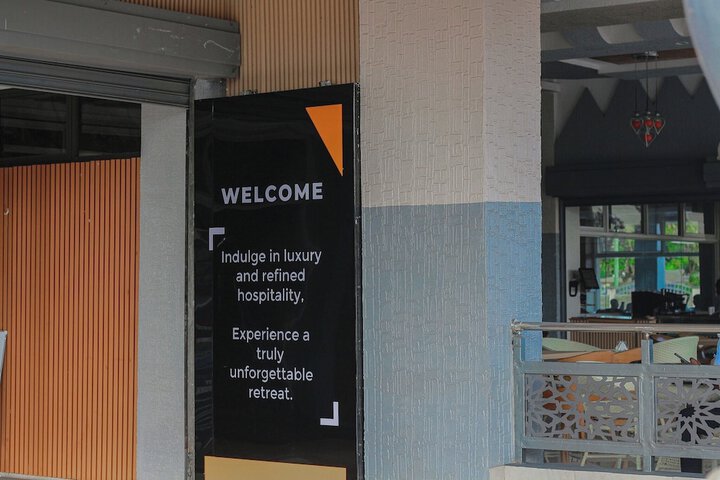Hotel 2 of 112
