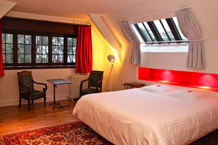 Room 6 of 31