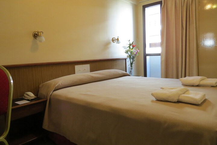 Room 5 of 24