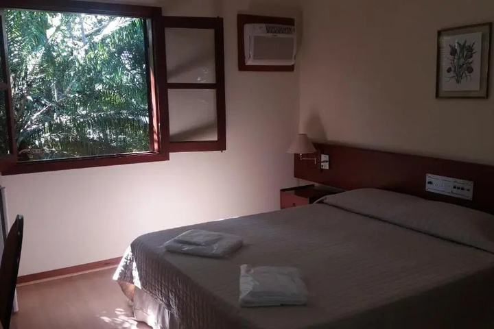 Room 6 of 18