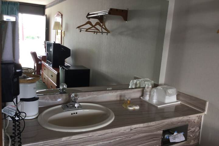 Room 35 of 54