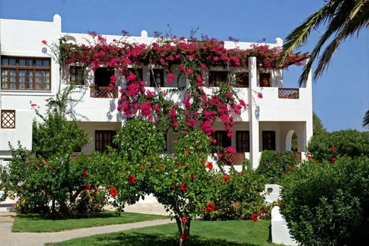 Amopi Bay Hotel