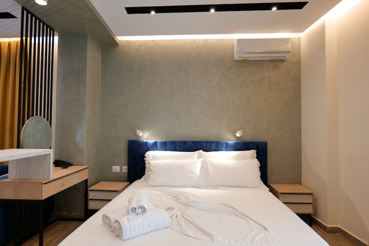 Room 13 of 126