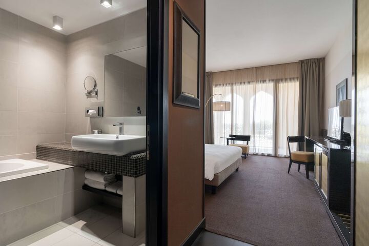 Room 44 of 138
