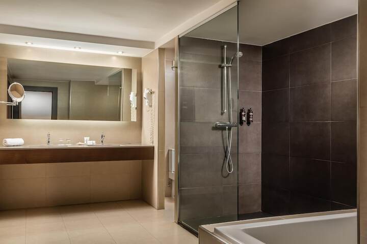 Room 52 de 129