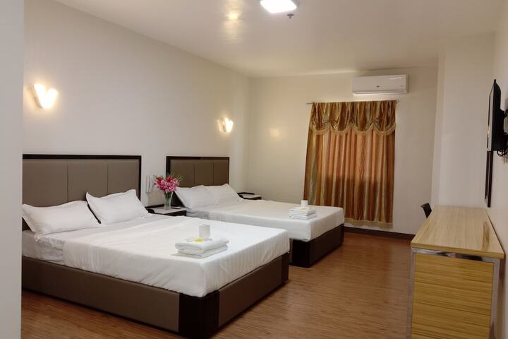 Room 2 of 40