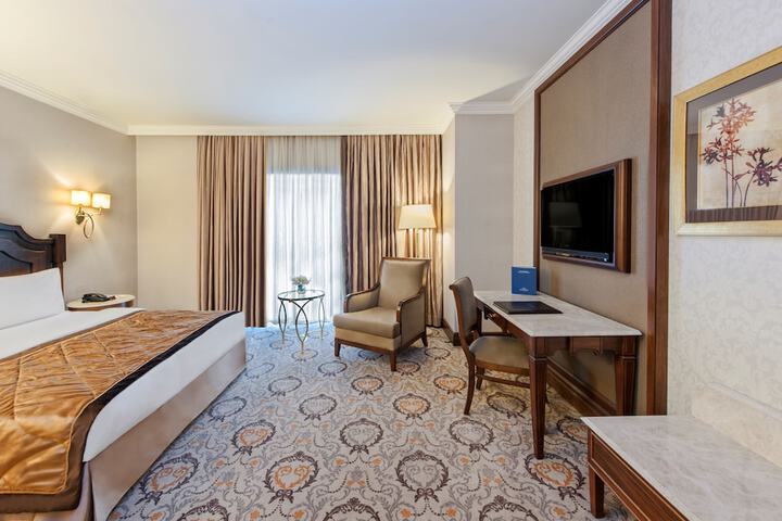 Room 13 of 26