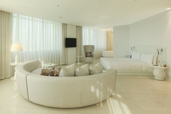 Room 14 of 183