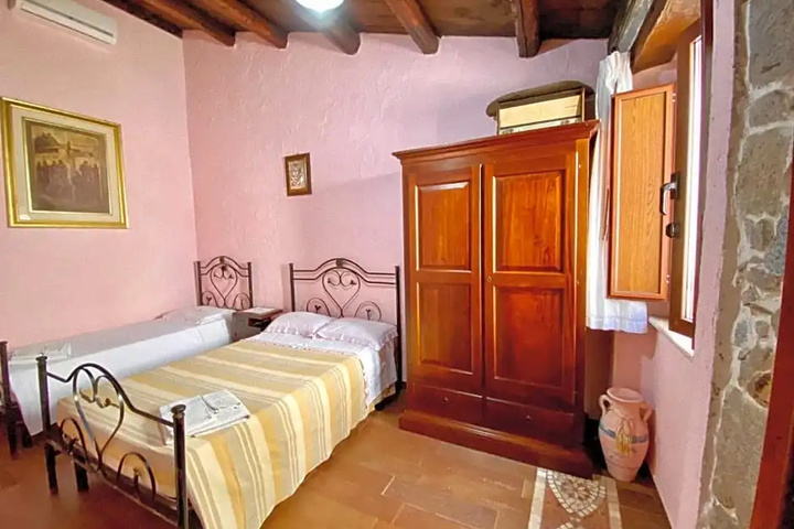 Room 3 of 13